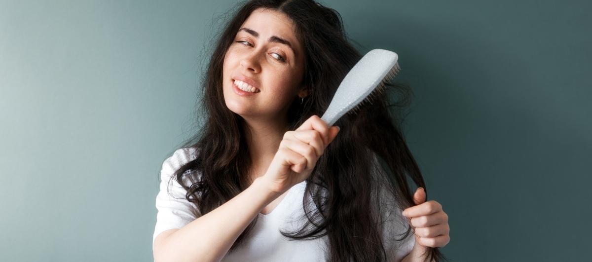 5 Effective Ways To Manage Frizzy Hair In Rainy Season